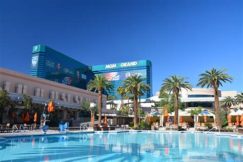 hotels near mgm grand com